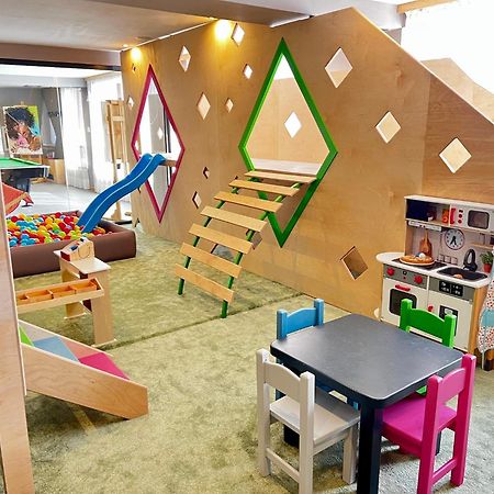 Hotel Arte Spa & Park Velingrad Exteriör bild The interior of the children's area