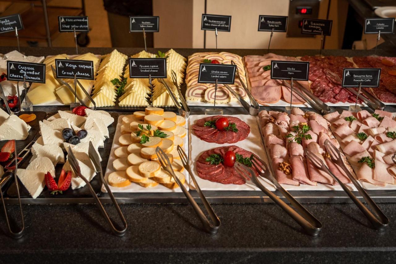Hotel Arte Spa & Park Velingrad Exteriör bild A selection of cold cuts