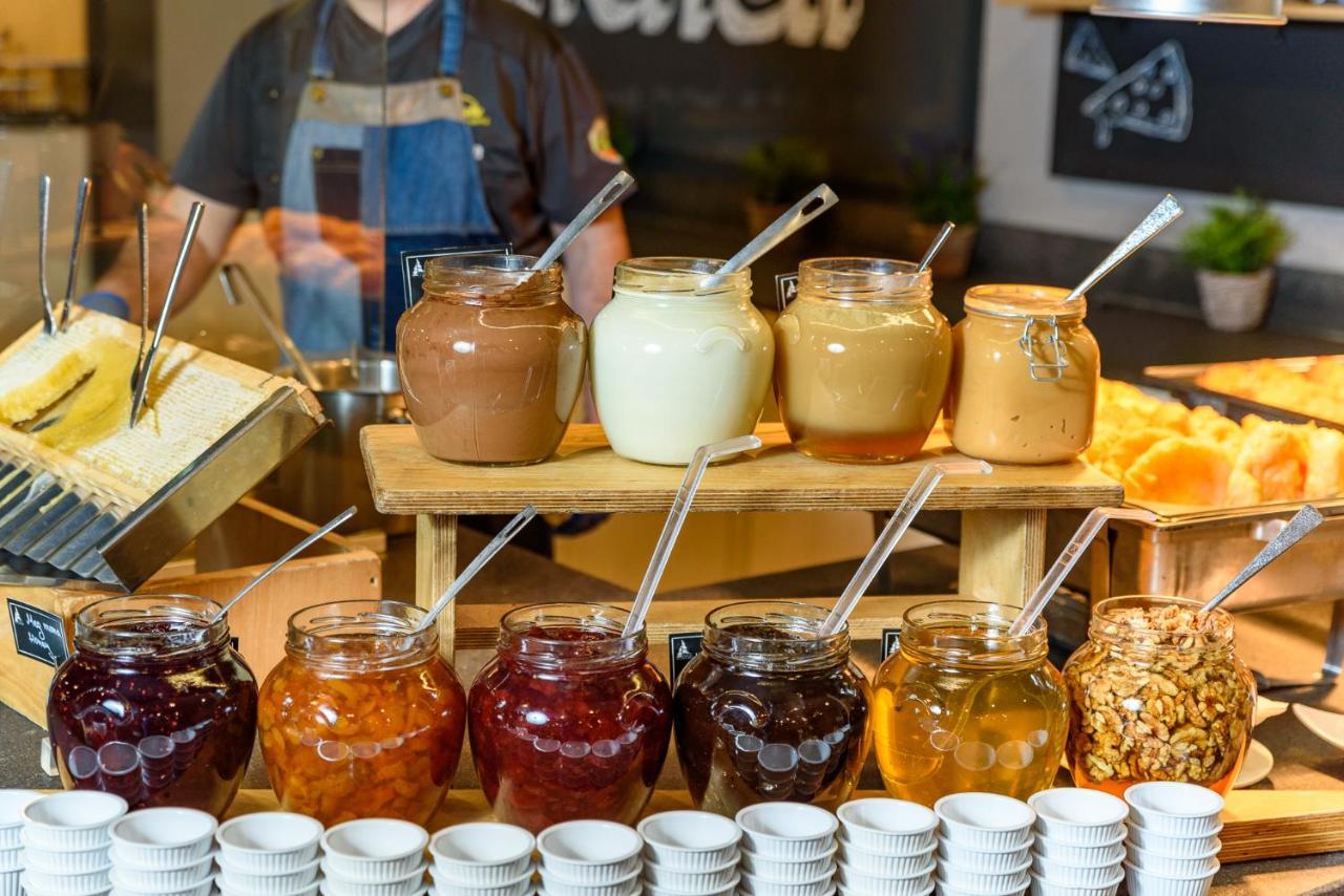 Hotel Arte Spa & Park Velingrad Exteriör bild Jams and honey