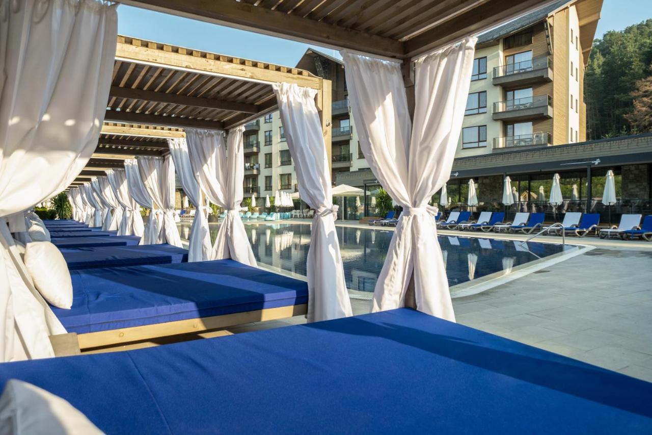 Hotel Arte Spa & Park Velingrad Exteriör bild The pool at the Wynn
