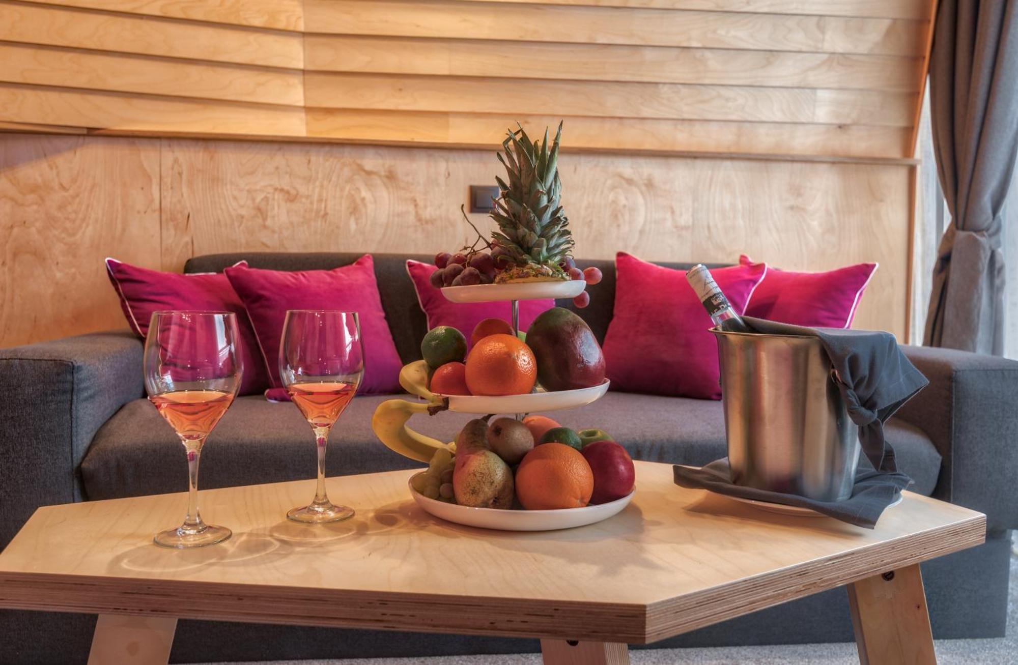 Hotel Arte Spa & Park Velingrad Rum bild A suite at the Hotel de la Couronne