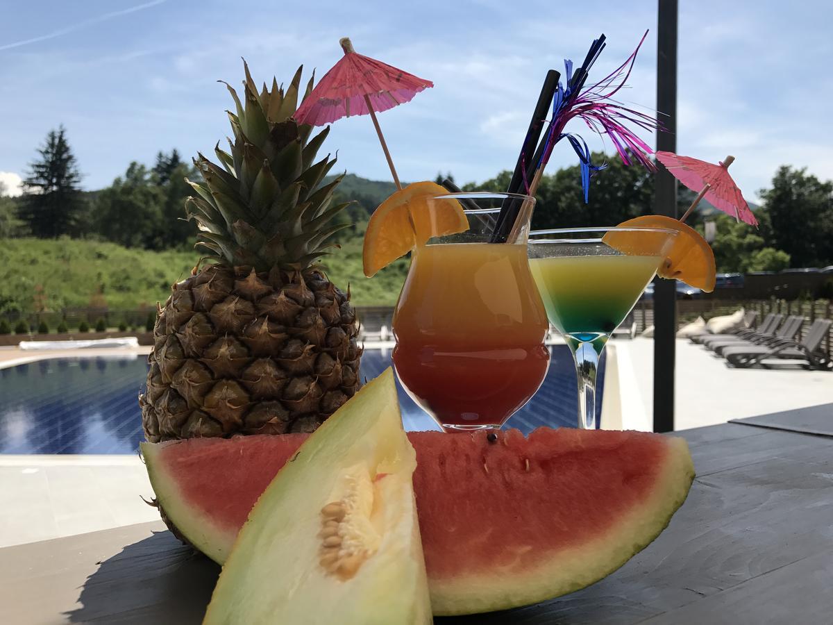 Hotel Arte Spa & Park Velingrad Exteriör bild A watermelon cooler